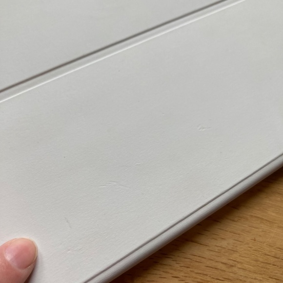 iPad Pro Vegan Suede Smart Folio Cover by Apple White EUC - Picture 9 of 11